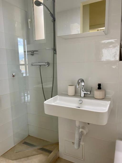 Super Central & Modern Apartment - Great View Bukares Bagian luar foto